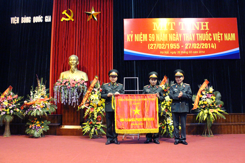 Viện Bỏng Quốc gia tổ chức mít tinh chào mừng 59 năm Ngày Thầy thuốc Việt Nam (27-02-1955 - 27/02/2014) và đón nhận Cờ thi đua của Chính phủ